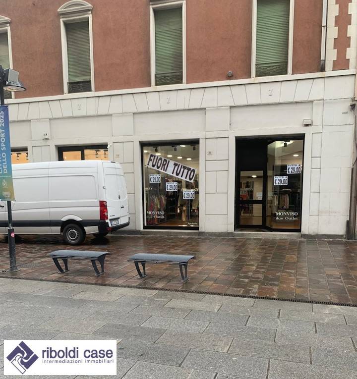 negozio in affitto a Seregno