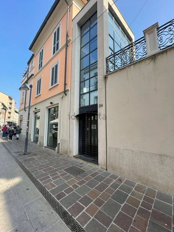 negozio in affitto a Seregno