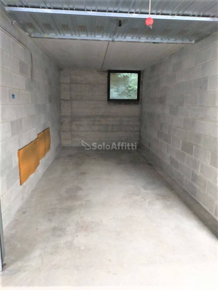 locale di sgombero in affitto a Seregno