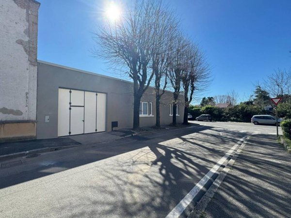 locale commerciale in affitto a Seregno