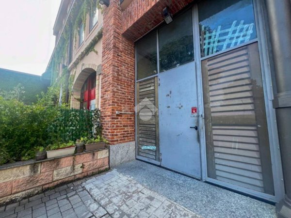 locale commerciale in affitto a Seregno