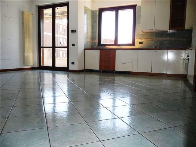 appartamento in affitto a Seregno