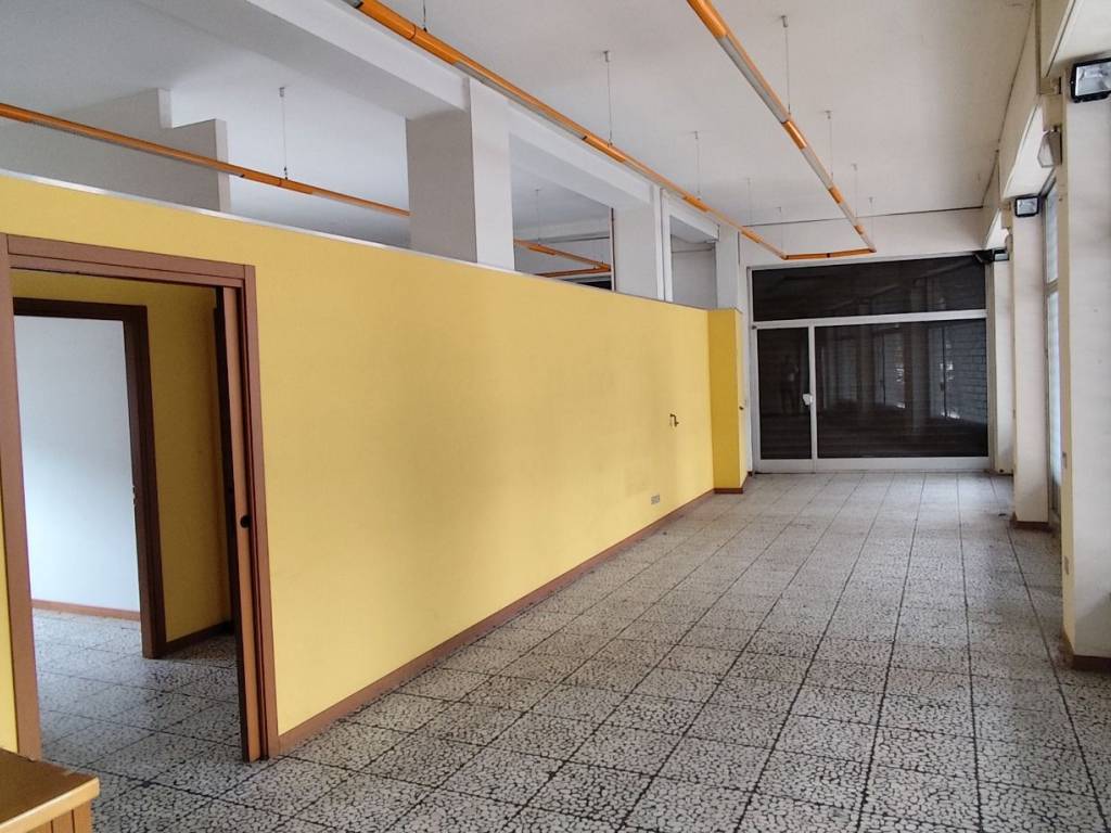 negozio in affitto a Seregno