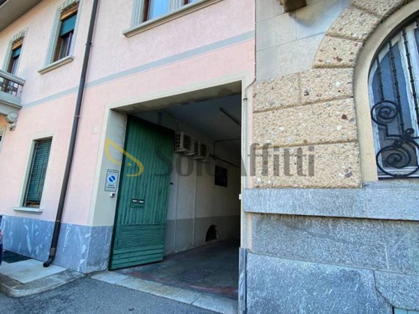 locale commerciale in affitto a Seregno