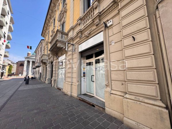 negozio in affitto a Seregno