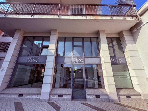 negozio in affitto a Seregno