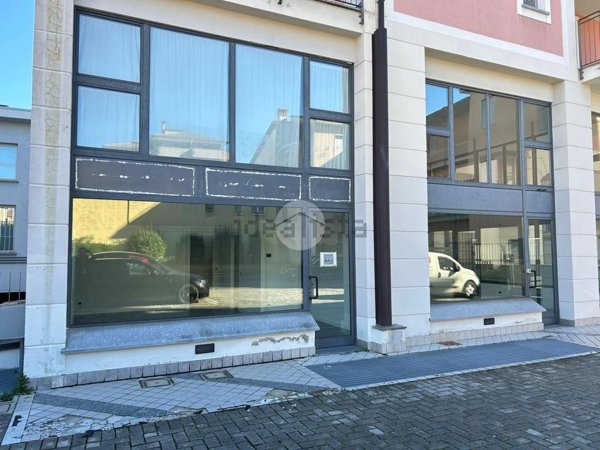 negozio in affitto a Seregno