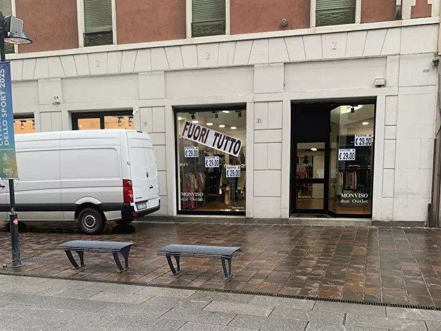 negozio in affitto a Seregno