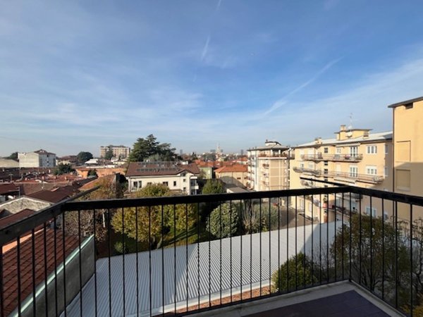 appartamento in affitto a Seregno