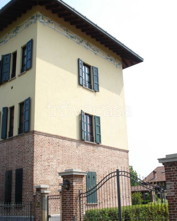 appartamento in affitto a Seregno