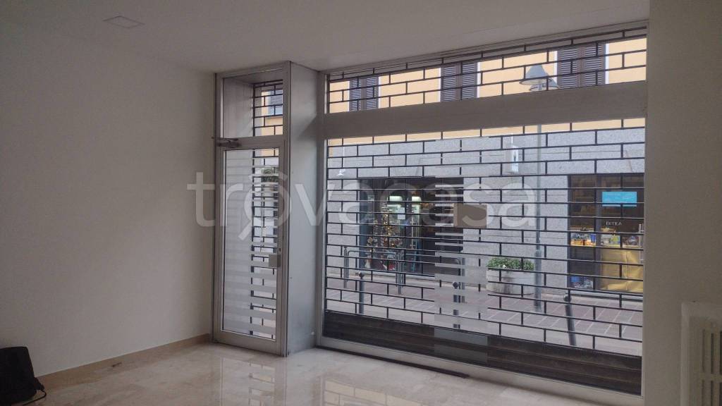 negozio in affitto a Seregno