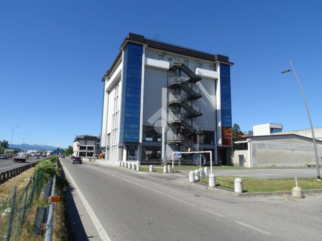 negozio in affitto a Seregno
