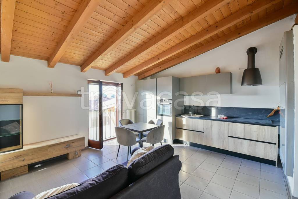 appartamento in affitto a Seregno