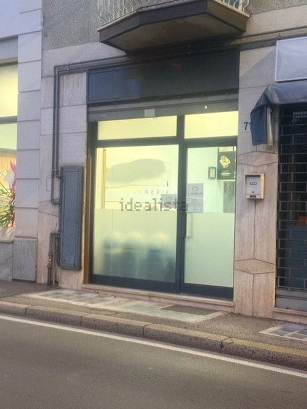 locale commerciale in affitto a Seregno