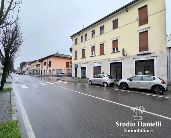 locale commerciale in affitto a Seregno