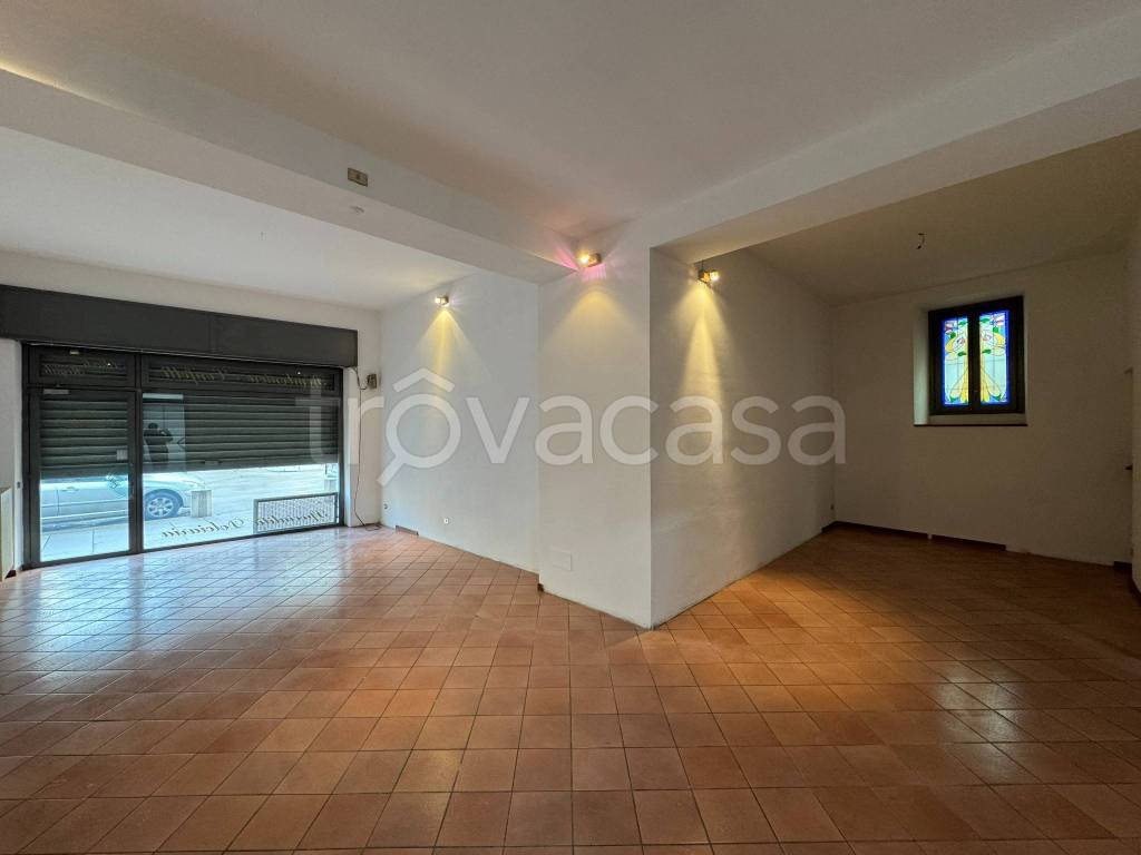 negozio in affitto a Seregno