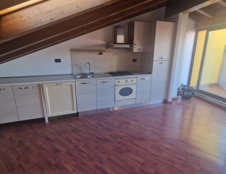 appartamento in affitto a Seregno