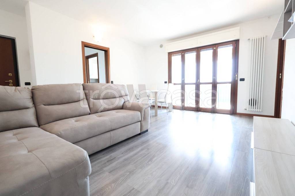 appartamento in affitto a Seregno