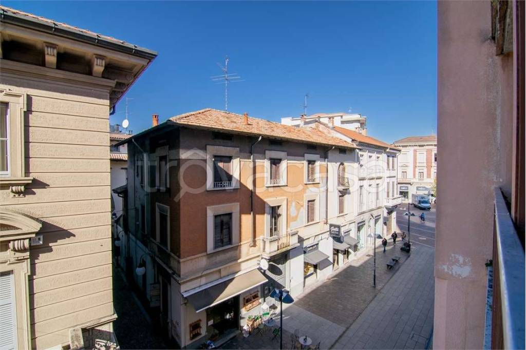 appartamento in affitto a Seregno