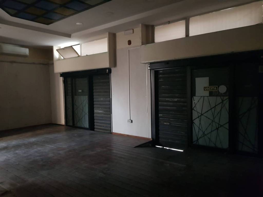 negozio in affitto a Seregno