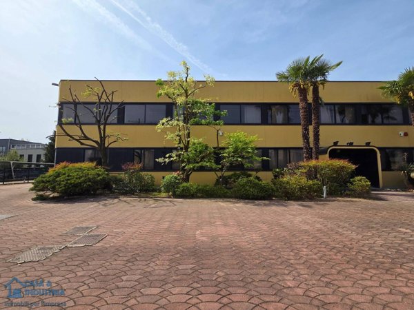 capannone in affitto a Seregno