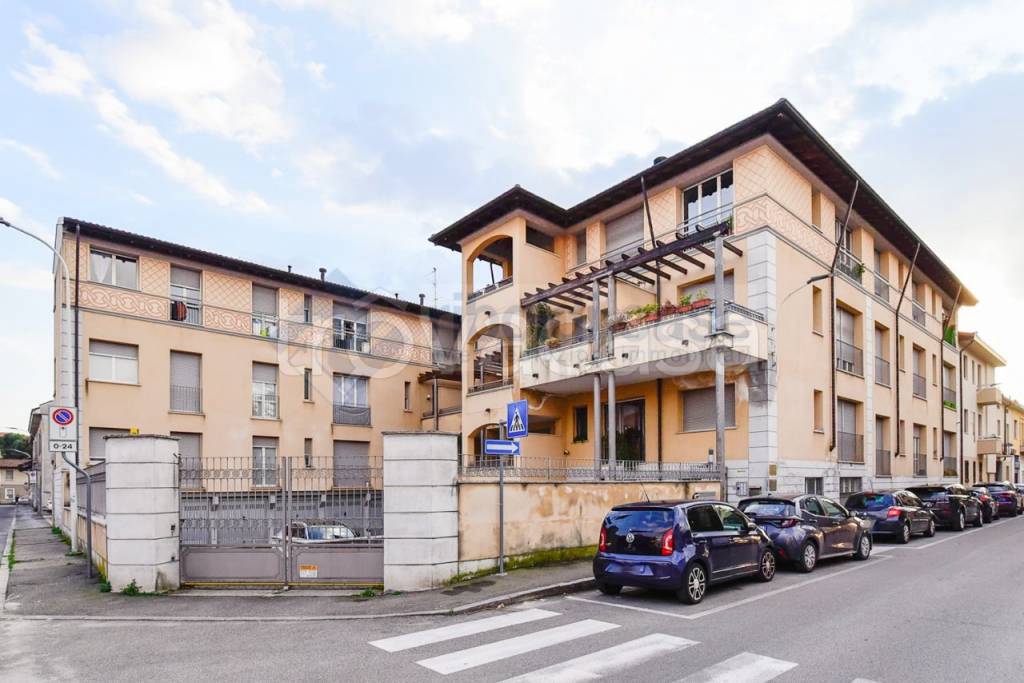 appartamento in affitto a Seregno