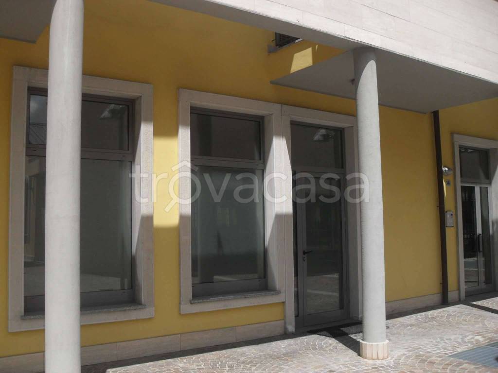 negozio in affitto a Seregno