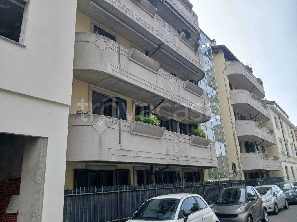 appartamento in affitto a Seregno