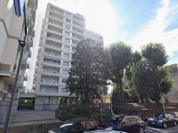 negozio in affitto a Seregno