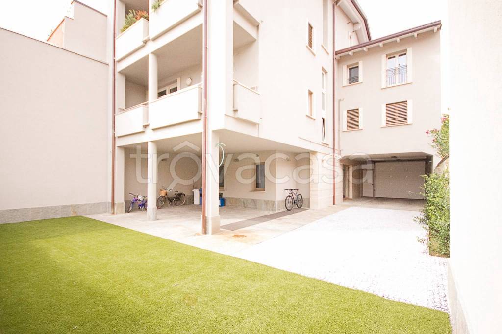 appartamento in affitto a Seregno