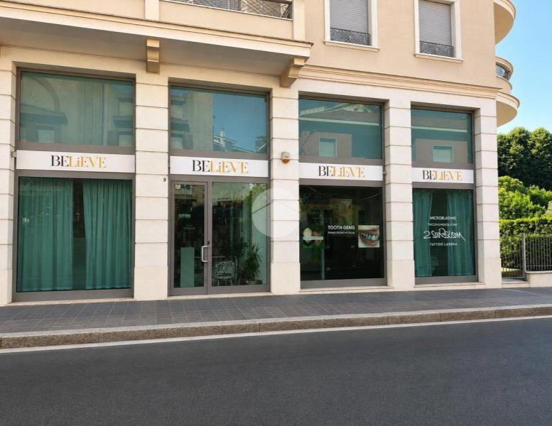 locale commerciale in affitto a Seregno