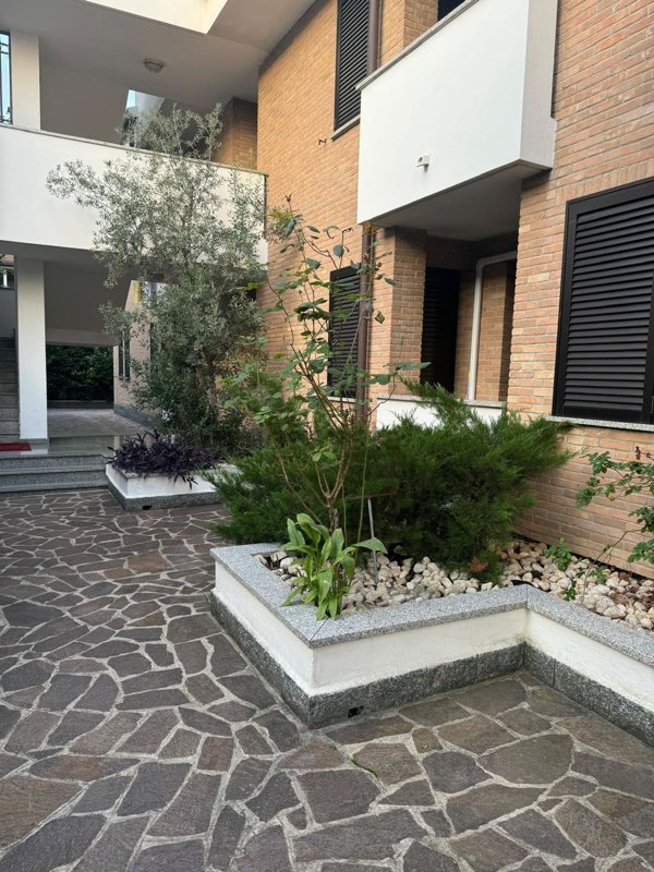 appartamento in affitto a Seregno
