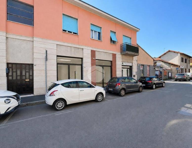 locale commerciale in affitto a Seregno