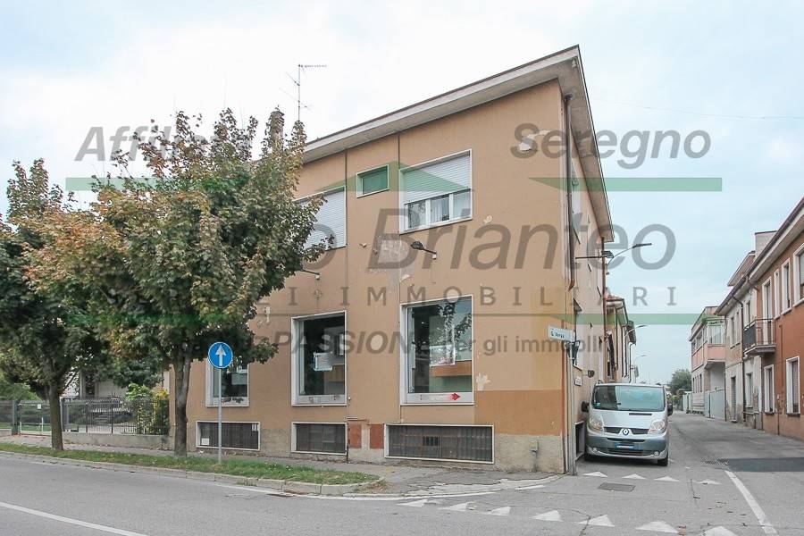 negozio in affitto a Seregno