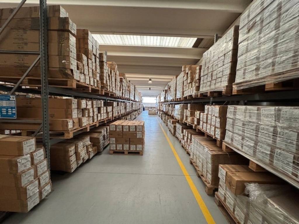 locale commerciale in affitto a Seregno
