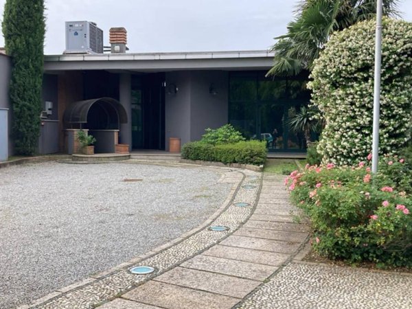 negozio in affitto a Seregno