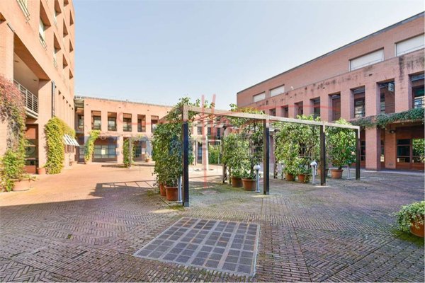 locale commerciale in affitto a Seregno