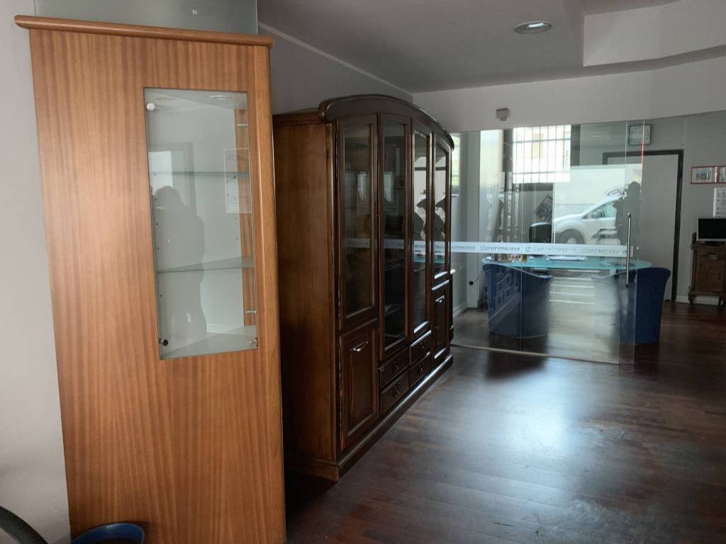 negozio in affitto a Seveso