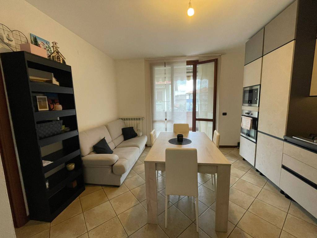 appartamento in affitto a Seveso in zona Baruccana