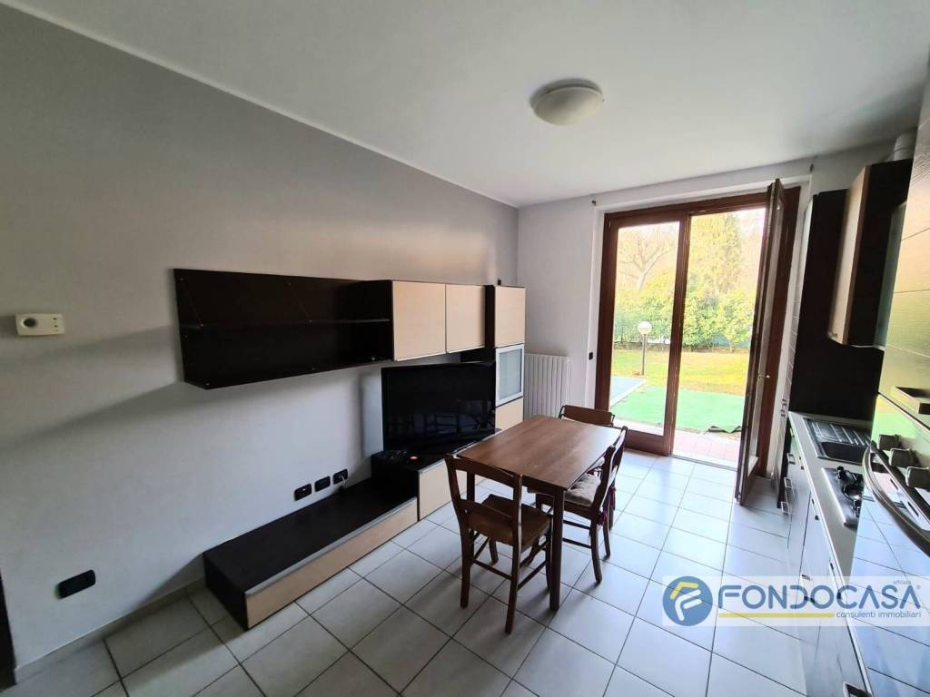 appartamento in affitto a Seveso in zona Baruccana