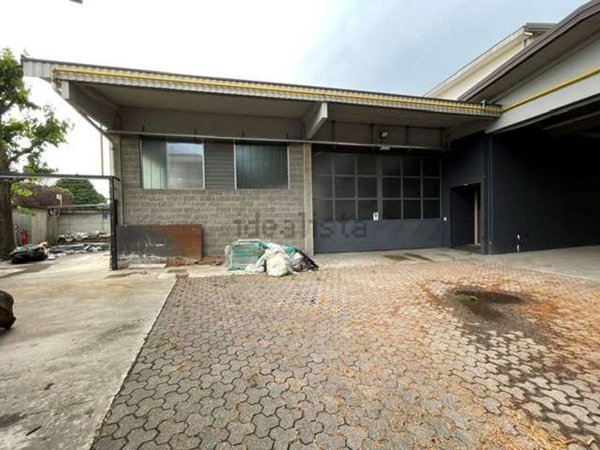 capannone in affitto a Seveso