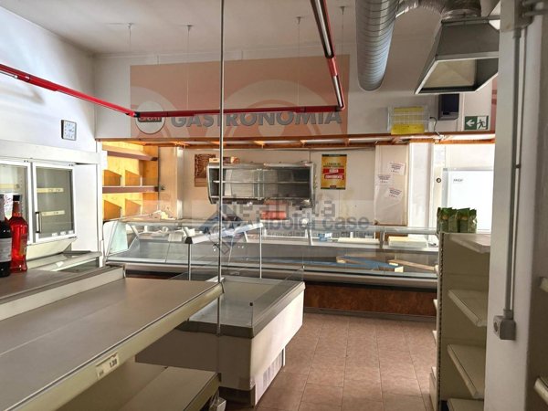 locale commerciale in affitto a Seveso in zona Baruccana