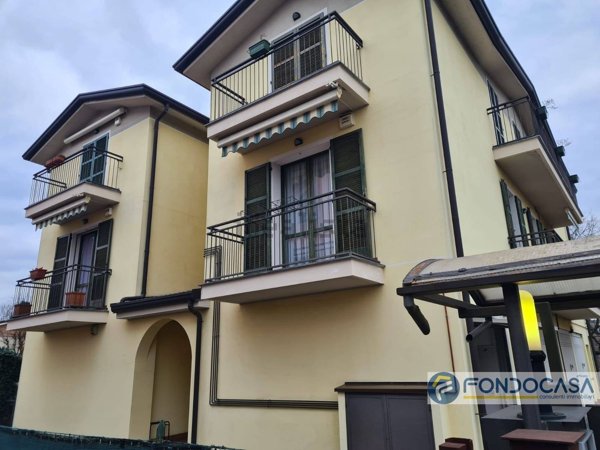 appartamento in affitto a Seveso in zona Baruccana