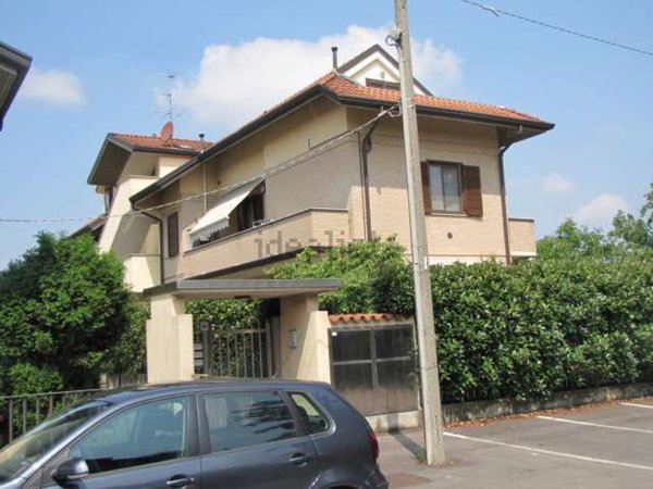 appartamento in affitto a Seveso in zona Baruccana