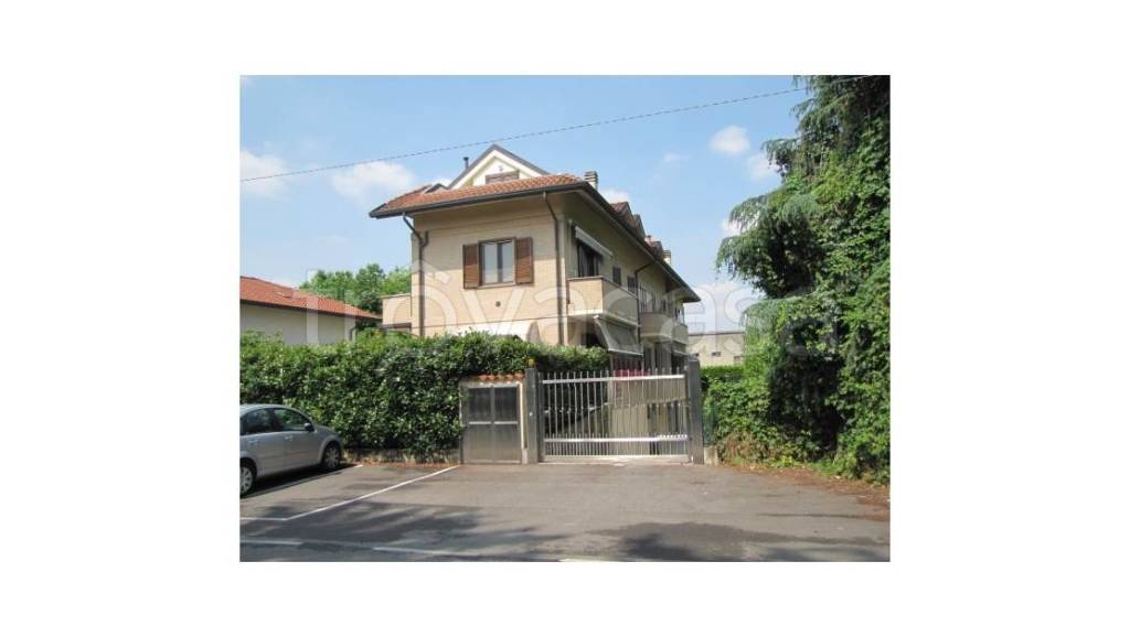 appartamento in affitto a Seveso in zona Baruccana