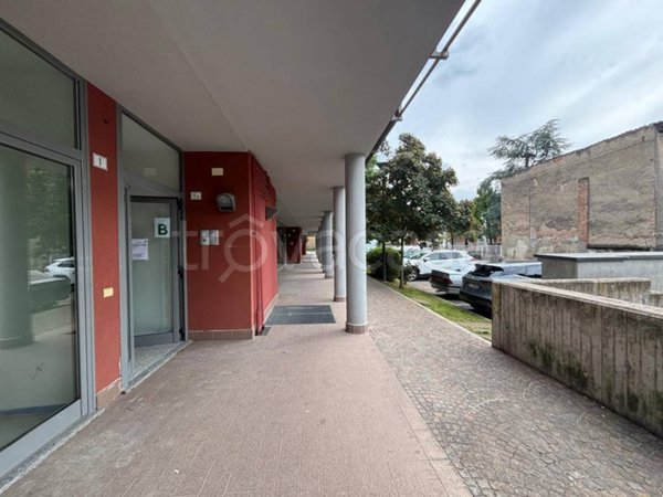 negozio in affitto a Sulbiate