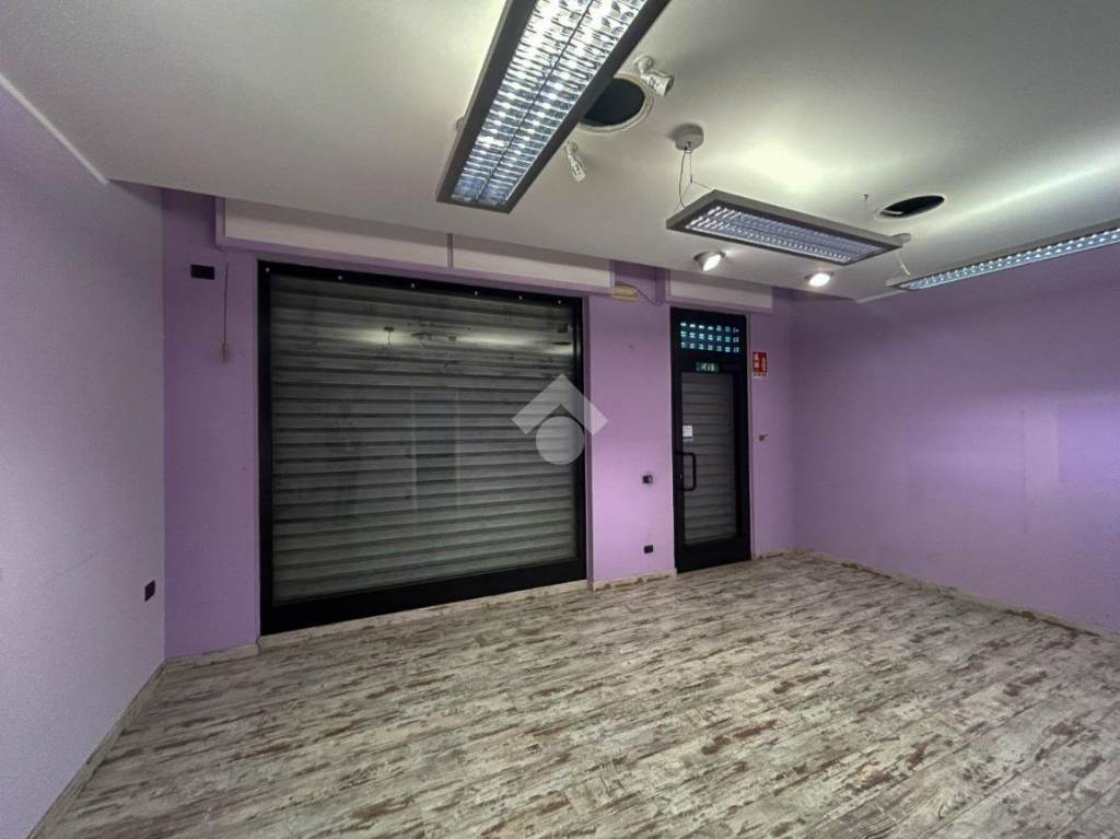 negozio in affitto a Sulbiate