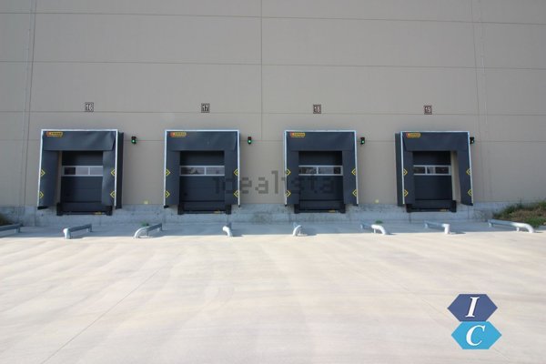 capannone in affitto a Sulbiate