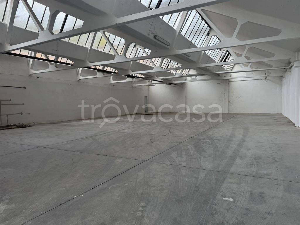 negozio in affitto a Triuggio