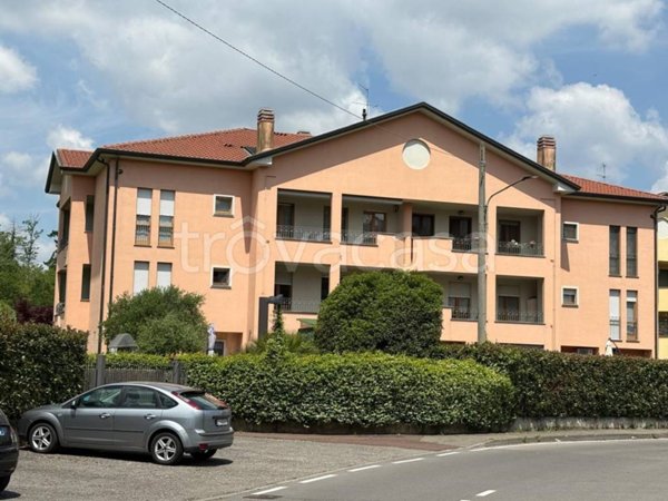 appartamento in affitto ad Usmate Velate